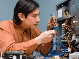 Online Course Certificate in Field Technician (Computing and Peripherals)